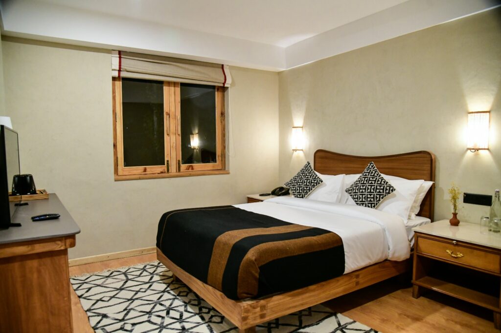 rooms in leh